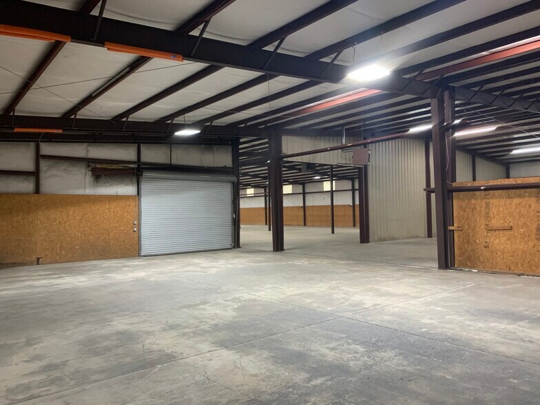 More Photos Of 1455 McCain Pky, Pelham Industrial For Lease