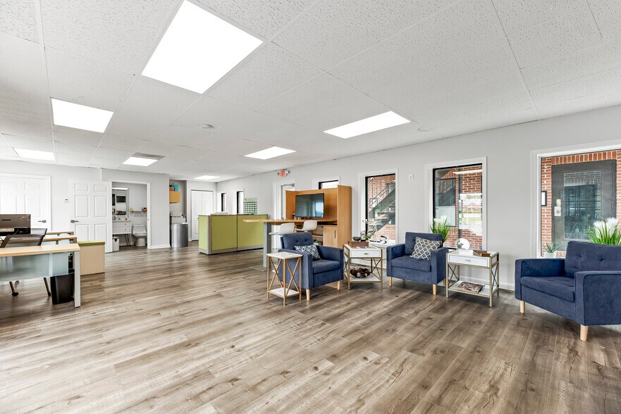 More Photos Of 10351 Southern Maryland Blvd, Dunkirk Office For Sale