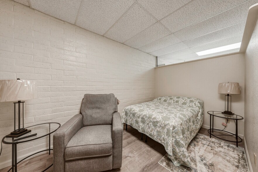 More Photos Of 14420 Lakeshore Dr, Clearlake Office For Sale