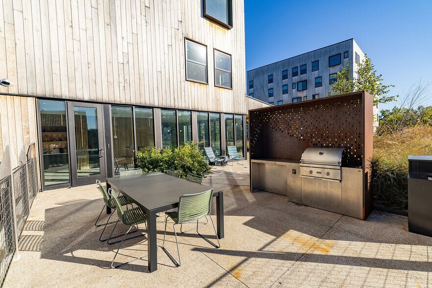 More Photos Of 337 SE 3rd St, Bentonville Apartments For Lease