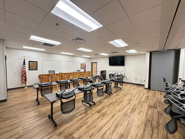 More Photos Of 340 N Shamrock Blvd, Russellville Light Manufacturing For Sale