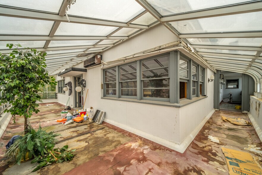 More Photos Of 150-162 S Seguin Ave, New Braunfels Office For Lease