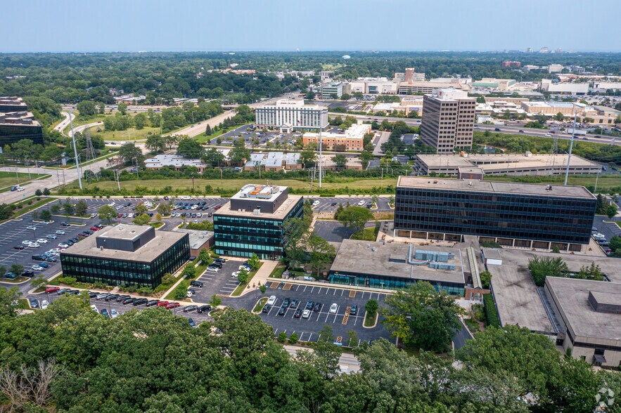 More Photos Of 9933 Woods Dr, Skokie Office For Lease