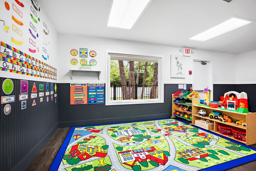 More Photos Of 3245 Executive Dr, Clearwater Daycare Center For Sale