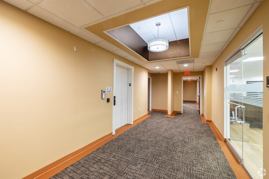 More Photos Of 62 Elm St, Morristown Office For Lease