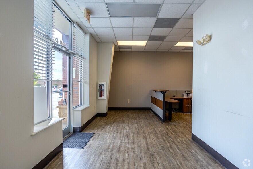 More Photos Of 2160 Commerce Dr, Monroe Storefront Retail Office For Lease