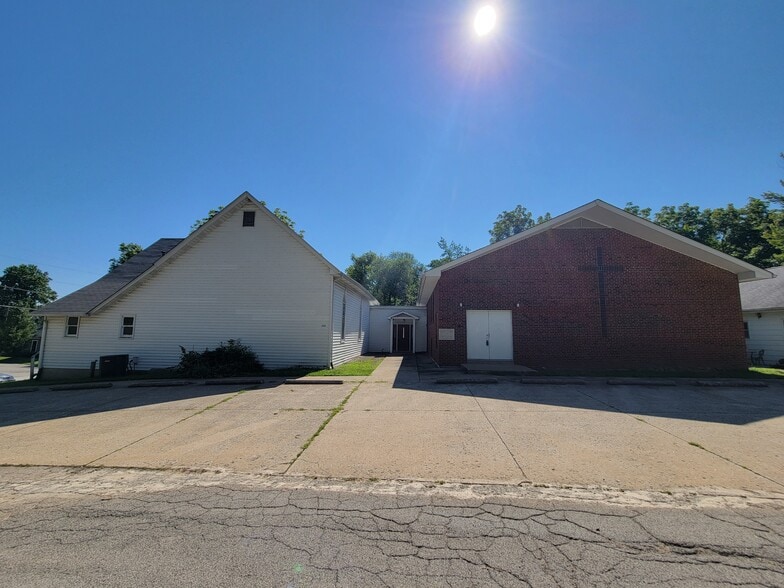 More Photos Of 228 Church St, Winfield Religious Facility For Sale