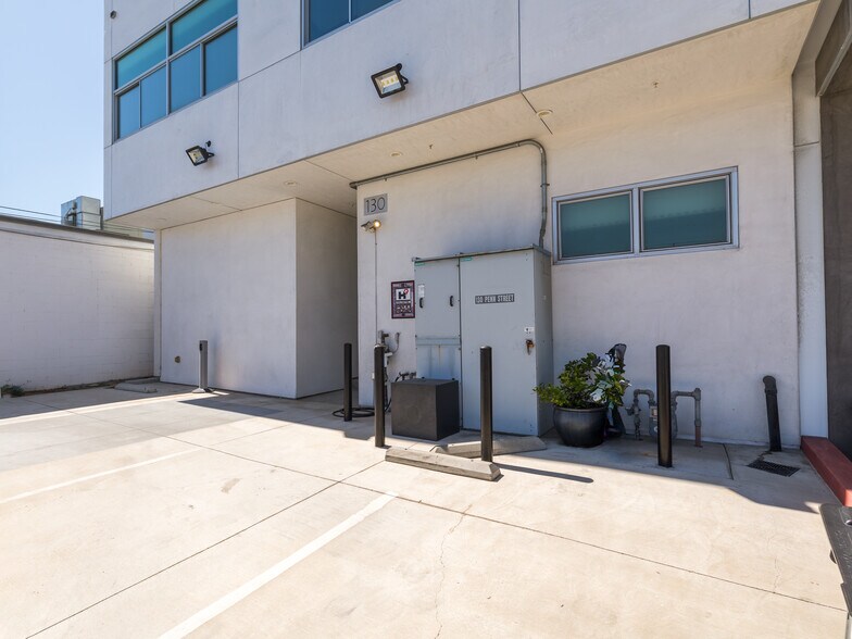 More Photos Of 130 Penn St, El Segundo Loft Creative Space For Sale