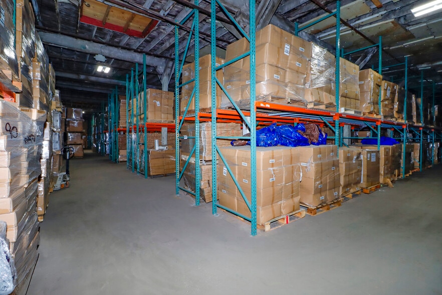 More Photos Of 827 Douglas Ave, Portsmouth Warehouse For Lease