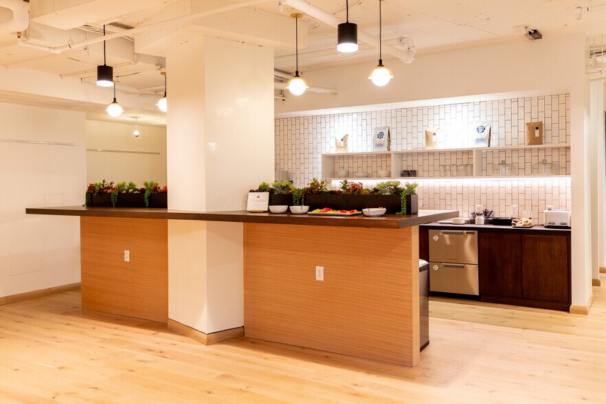 More Photos Of 7200 Wisconsin Ave, Bethesda Office For Lease