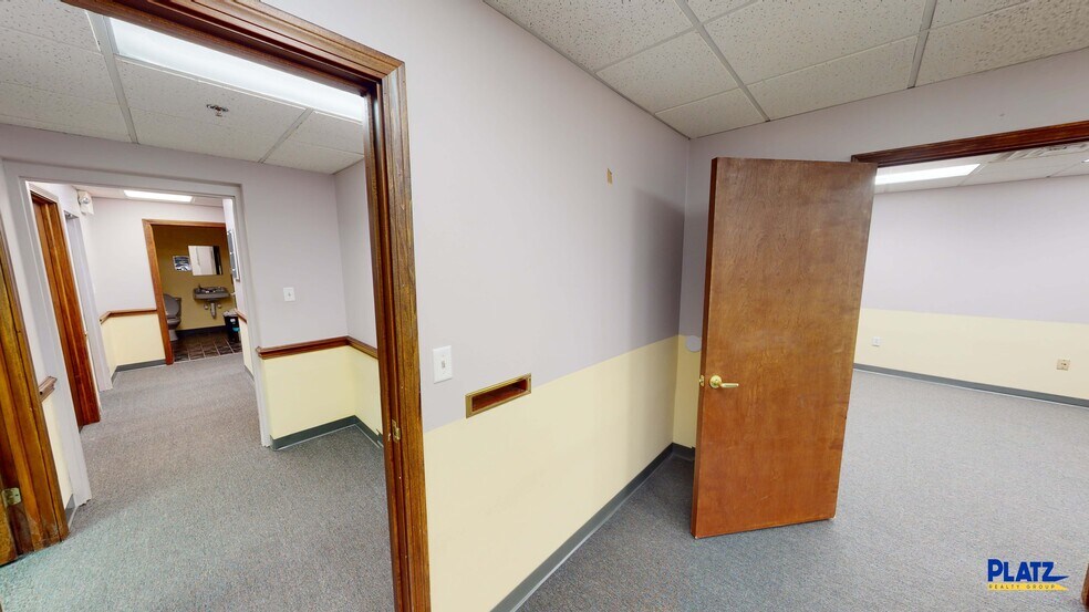 More Photos Of 8261 Market St, Youngstown Medical For Sale