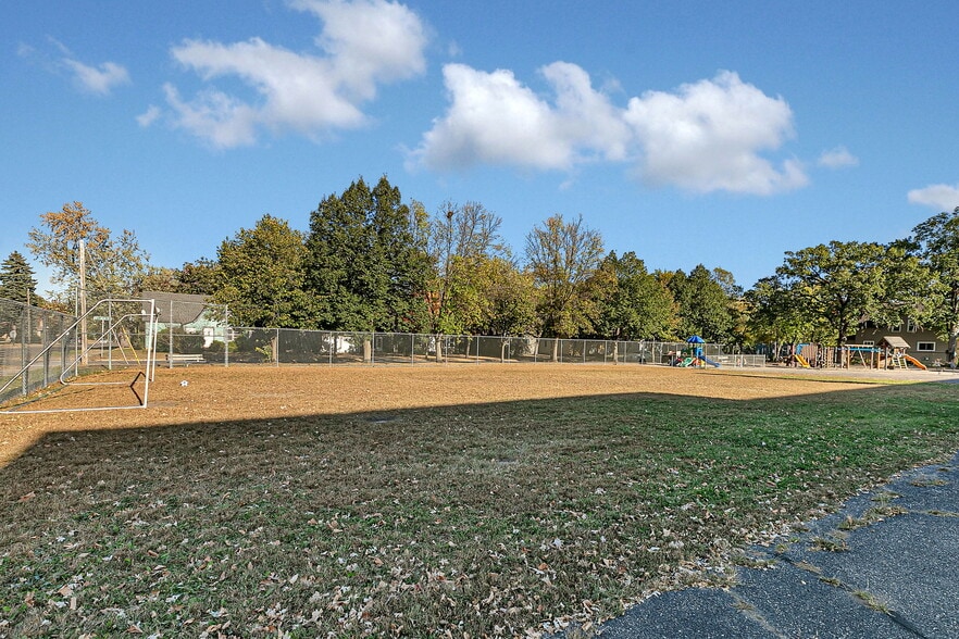 More Photos Of 430 3rd Ave NE, Saint Cloud Specialty For Sale