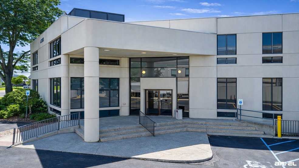 More Photos Of 29355 Northwestern Hwy, Southfield Unknown For Lease