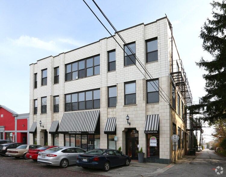 More Photos Of 1215 Washington Ave, Wilmette Office For Lease