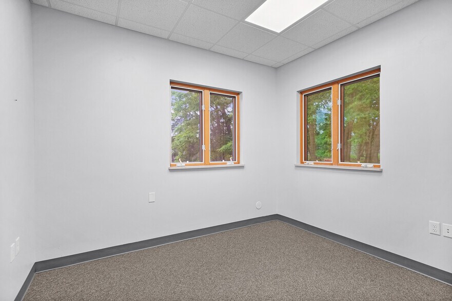 More Photos Of 1416 44th St SW, Wyoming Medical For Sale