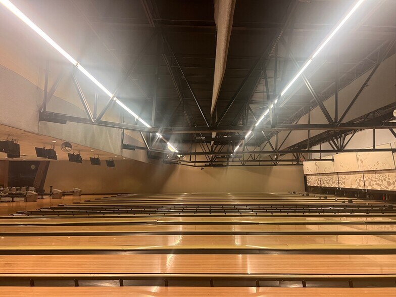 More Photos Of 122 W 900 N, Payson Bowling Alley For Sale