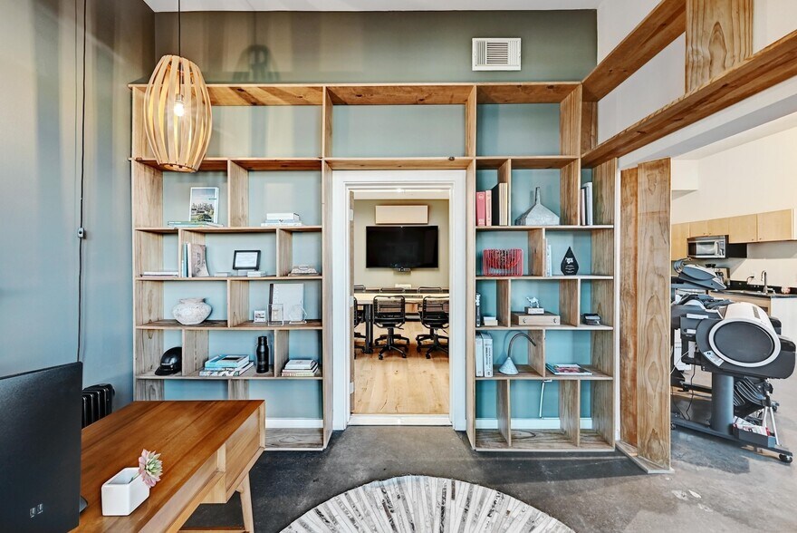 More Photos Of 2525 S Lamar Blvd, Austin Office For Sale