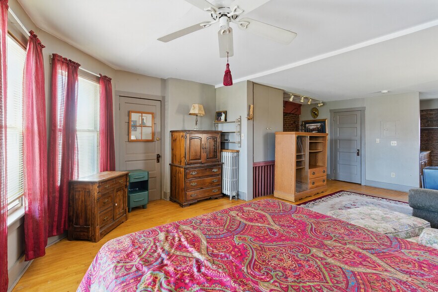More Photos Of 1880 House Bed & Breakfast, Pulaski Hotel For Sale