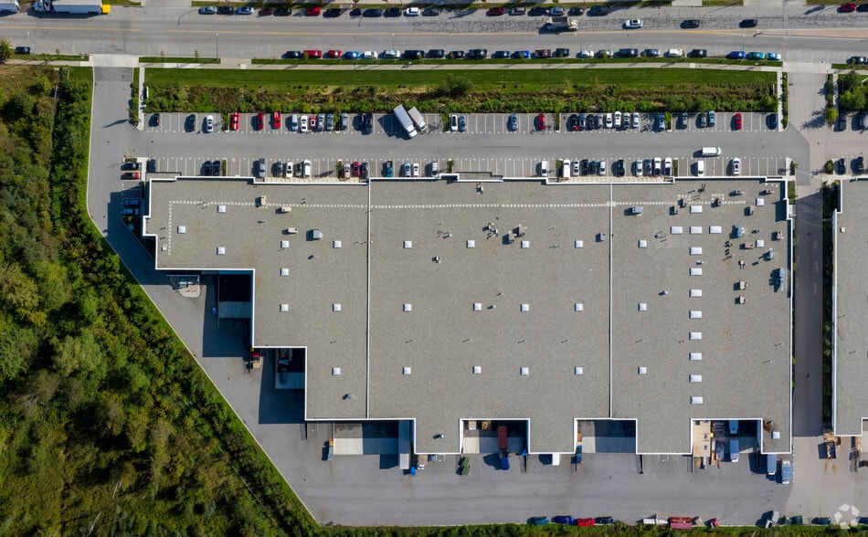 More Photos Of 8288 North Fraser Way, Burnaby Warehouse For Lease