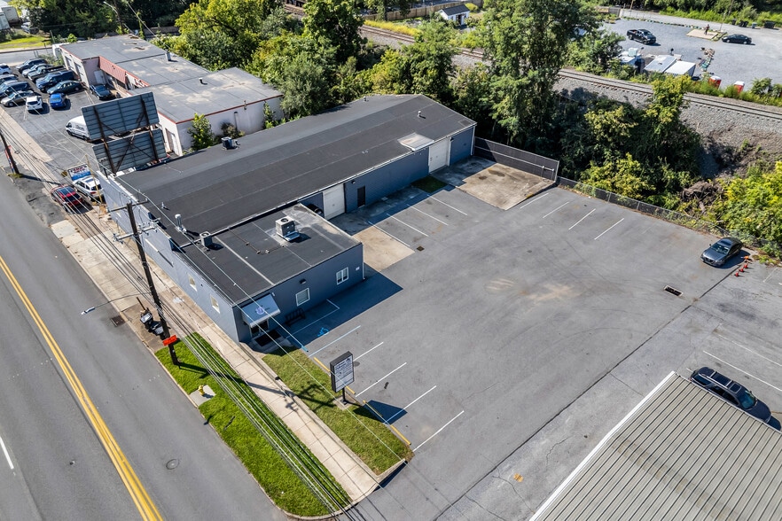 More Photos Of 1180 S Cameron St, Harrisburg Light Manufacturing For Sale