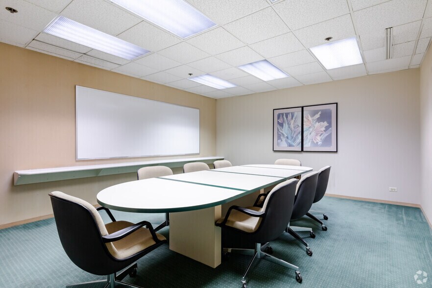 More Photos Of 3501 Algonquin Rd, Rolling Meadows Office For Lease