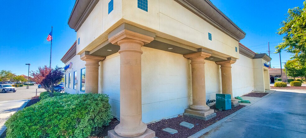 More Photos Of 4165 W Avenue L, Lancaster Bank For Sale