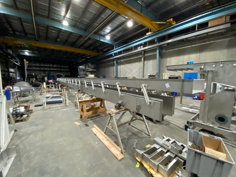 More Photos Of 500 E Illinois St, Newberg Manufacturing For Sale