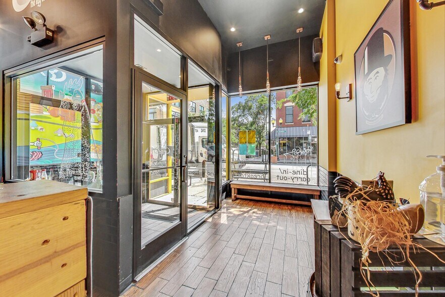 More Photos Of 1359 N Milwaukee Ave, Chicago Restaurant For Sale