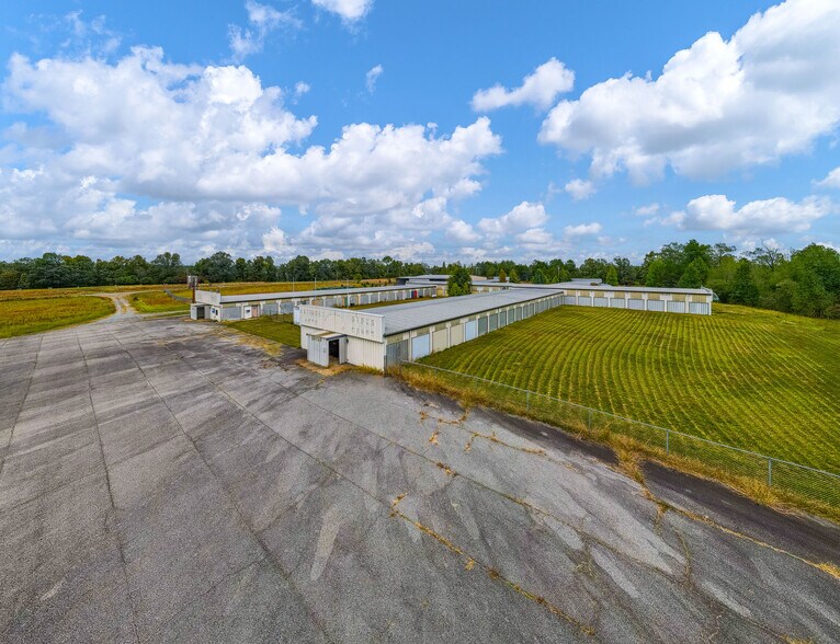 More Photos Of 1400 Highway 65 N, Damascus Warehouse For Sale