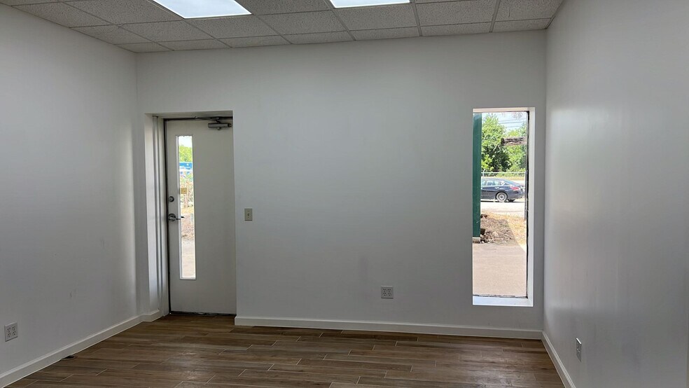 More Photos Of 3941 FM 521 (Almeda) Rd, Fresno Warehouse For Sale