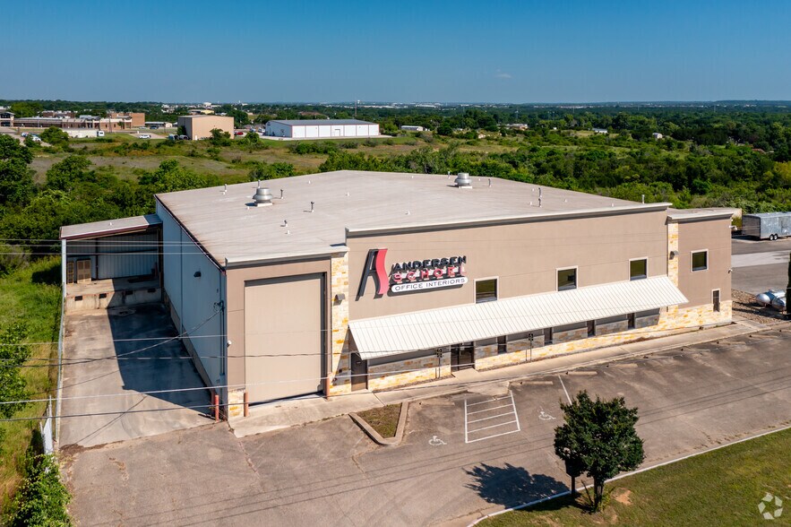 More Photos Of 400 Lookout Ridge Blvd, Harker Heights Warehouse For Sale