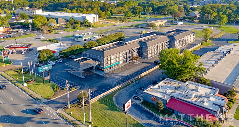 More Photos Of 4815 University Dr NW, Huntsville Hotel For Sale