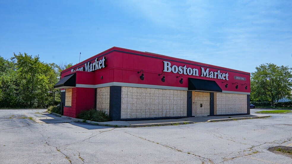 More Photos Of 919 N Green Bay Rd, Waukegan Restaurant For Sale