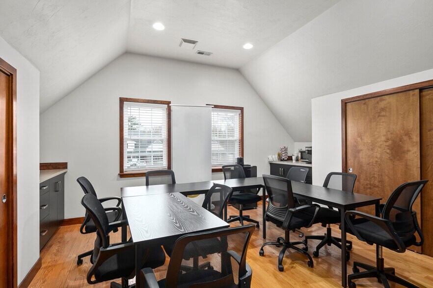 More Photos Of 109 Dean St, Taunton Medical For Lease