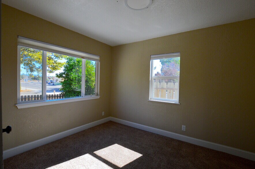 More Photos Of 2230 El Reno Ln, Redding Apartments For Sale