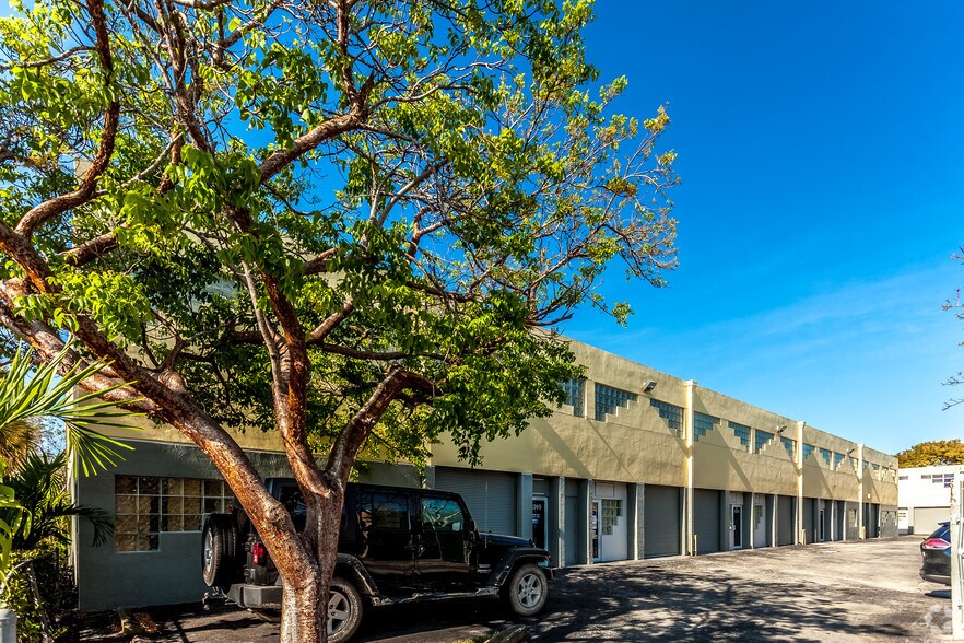 More Photos Of 12251-12295 SW 129th Ct, Miami Flex For Lease