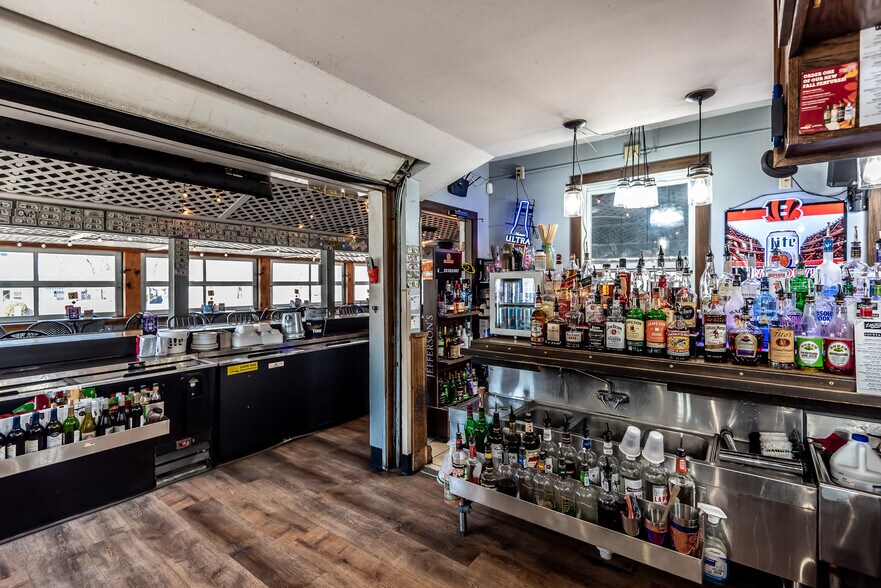 More Photos Of 5527 Oregonia Rd, Oregonia Restaurant For Sale