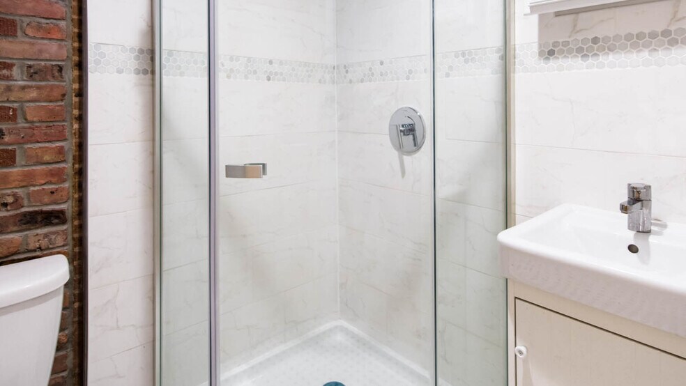 More Photos Of 197 Nassau Ave, Brooklyn Apartments For Sale