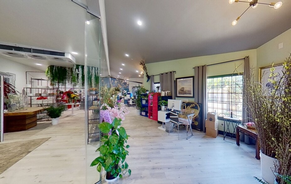 More Photos Of 10616-10622 Katella Ave, Anaheim Loft Creative Space For Sale