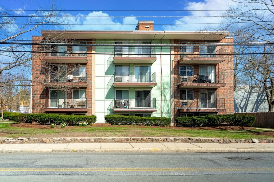 More Photos Of 447 Pleasant St, Melrose Apartments For Sale