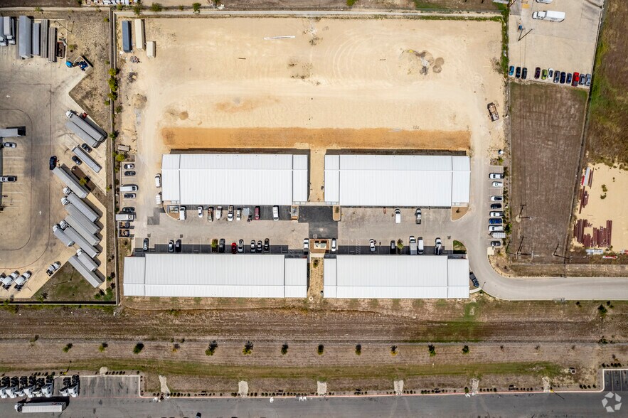 More Photos Of 7637 FM 3009, Schertz Light Distribution For Sale