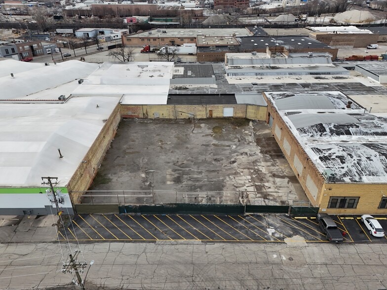 More Photos Of 1750 N Kilbourn Ave, Chicago Warehouse For Lease