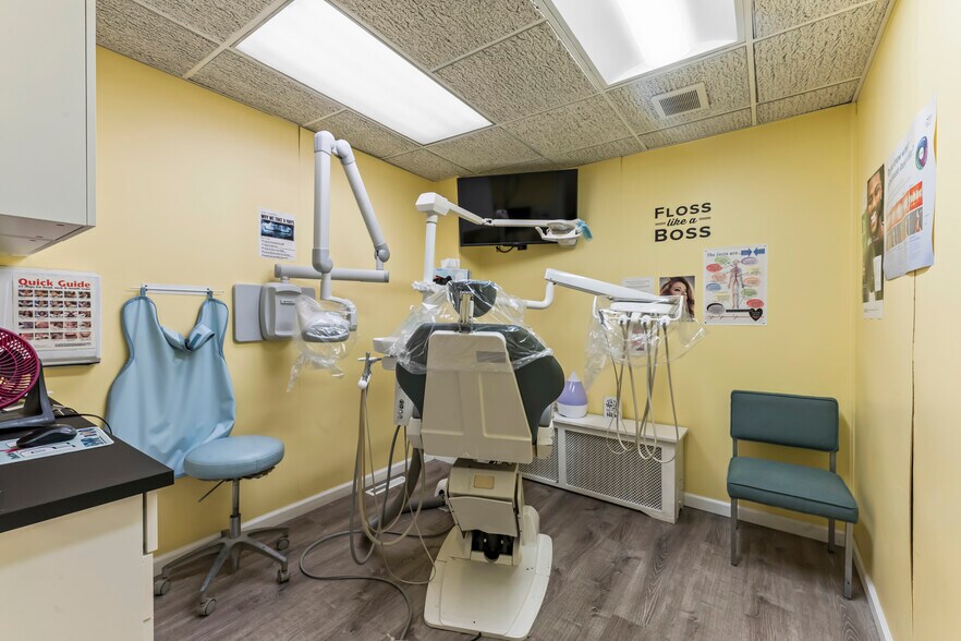 More Photos Of 1648 US Highway 130, North Brunswick Medical For Sale