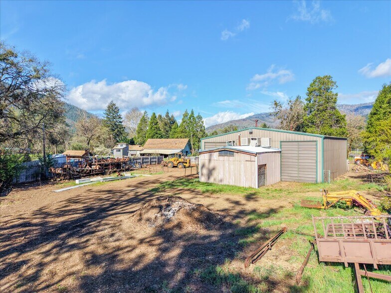 More Photos Of 125 Hogue Dr, Selma Industrial For Sale