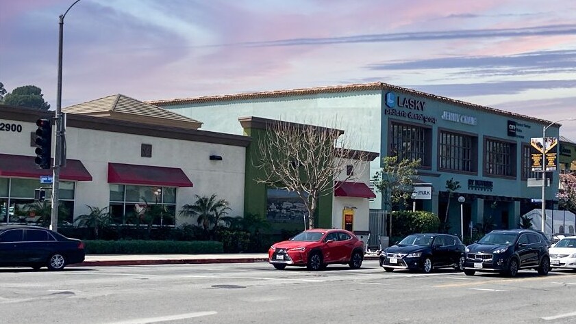 More Photos Of 12914-12950 Ventura Blvd, Studio City Unknown For Lease