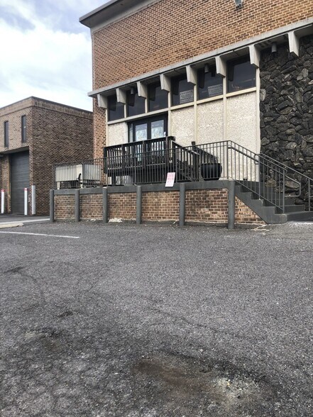 More Photos Of 8300 Merrifield Ave, Fairfax Flex For Sale