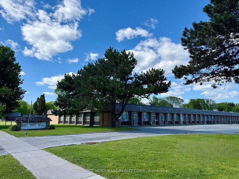 Primary Photo Of 321-343 Lesmill Rd, Toronto Light Distribution For Lease