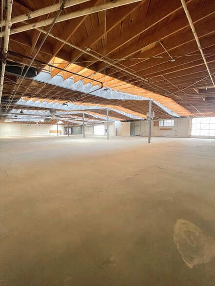 More Photos Of 1110 Seward St, Los Angeles Unknown For Lease