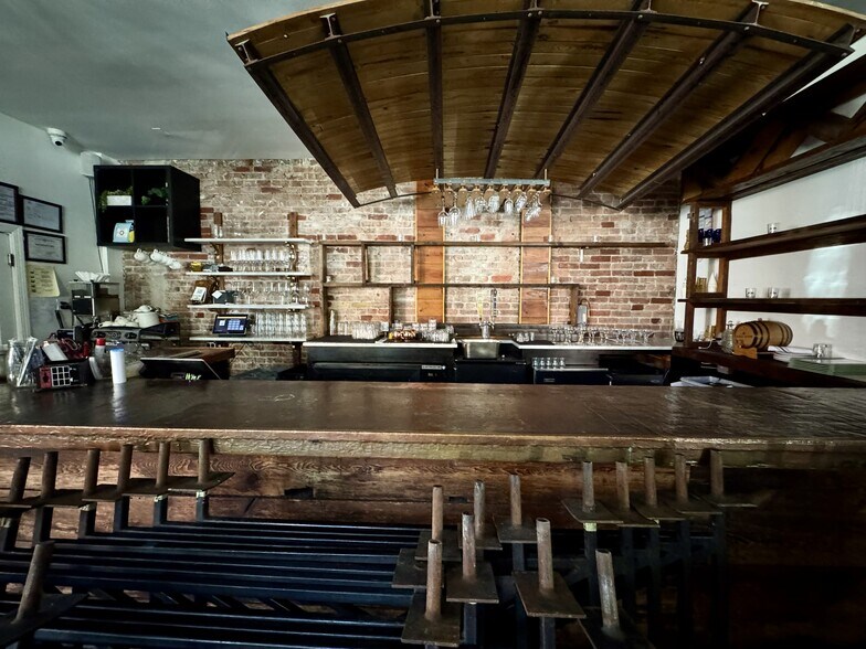 More Photos Of 500 Jersey Ave, Jersey City Storefront Retail Residential For Lease