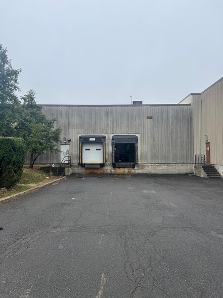 More Photos Of 133 Bauer Dr, Oakland Warehouse For Sale